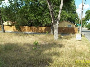 402 W Cedar St, Seguin, TX 78155