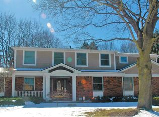 5381 Ridge Ct, Troy, MI 48098