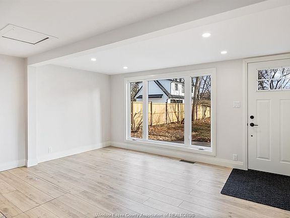2nd image of 491 Dalhousie St #B
