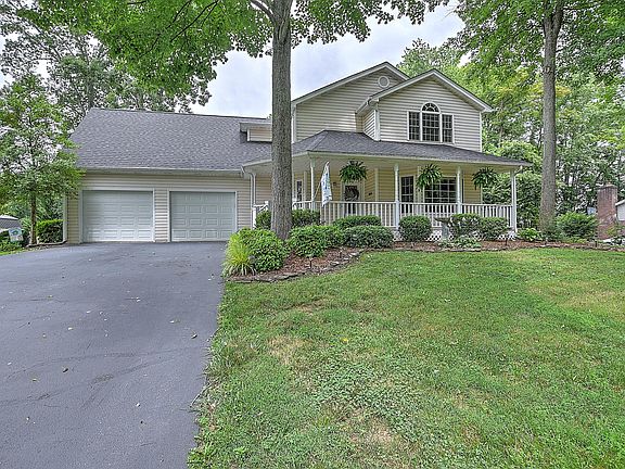 3rd image of 17253 Dogwood Dr