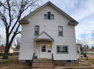 720 E 3rd Ave, Mitchell, SD 57301