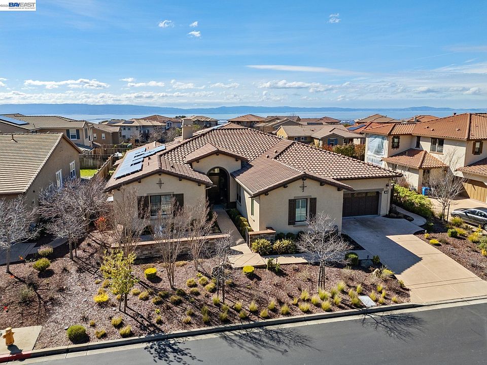 1st image of 73 Stonebrae Rd