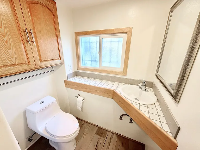 345 Crane Blvd — Photo 38