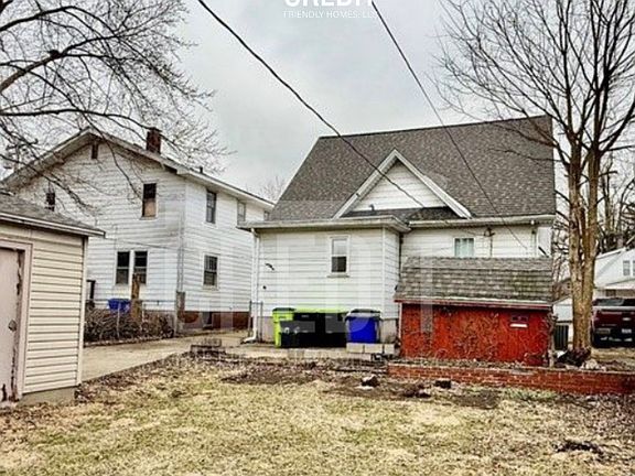 2nd image of 644 W Division St