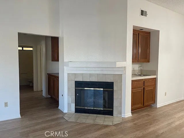 2 bed, 2.0 bath, 1206 sqft, $1,895 — Photo 4