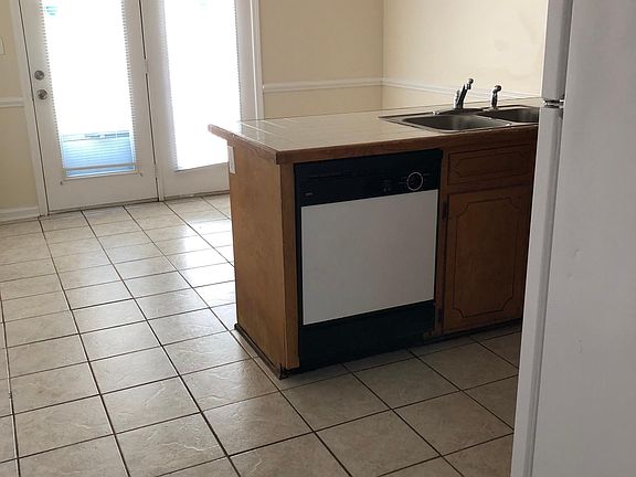 4th image of 3814 H5 Sterling Pointe Dr