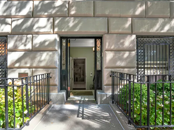 1010 5th Avenue image 2 of 23