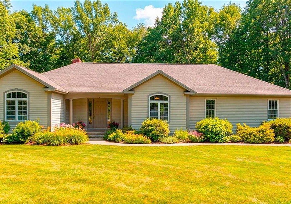 1st image of 63 Maple Ridge Drive