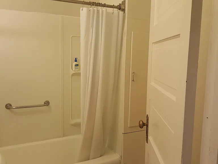 319 E Spruce St #6 — Photo 12
