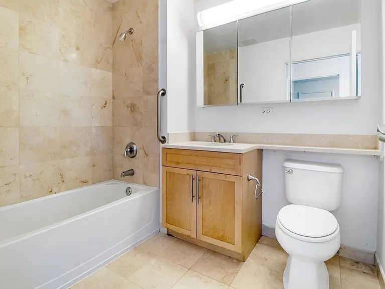 4026 College Point Blvd #17B — Photo 4