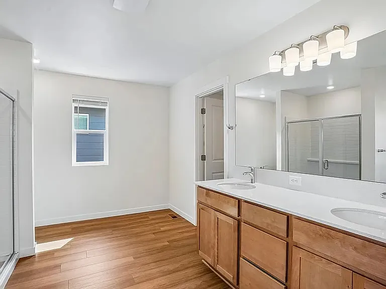 3 bed, 2.5 bath, 2065 sqft, $2,980 — Photo 2