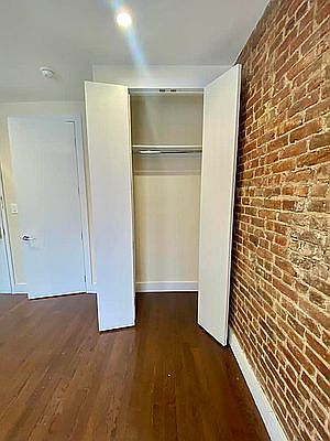 4th image of 22 Bradhurst Ave APT 1S