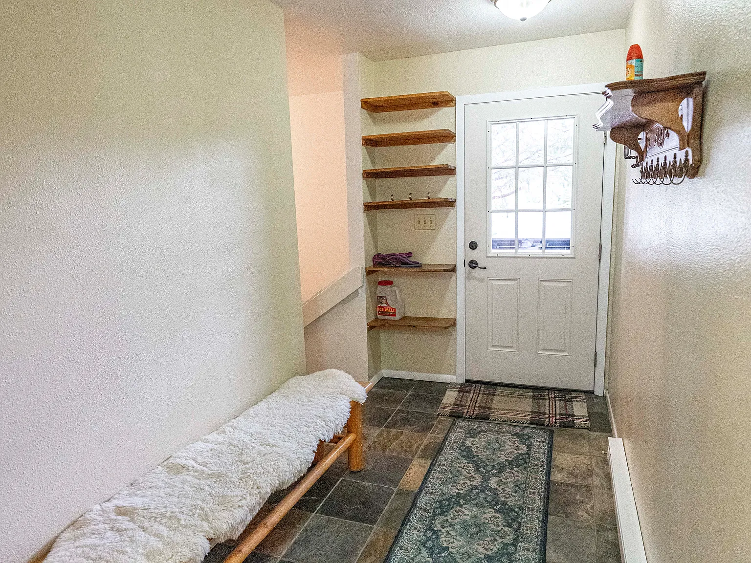 3 bed, 1817 sqft, $5,500 — Photo 2