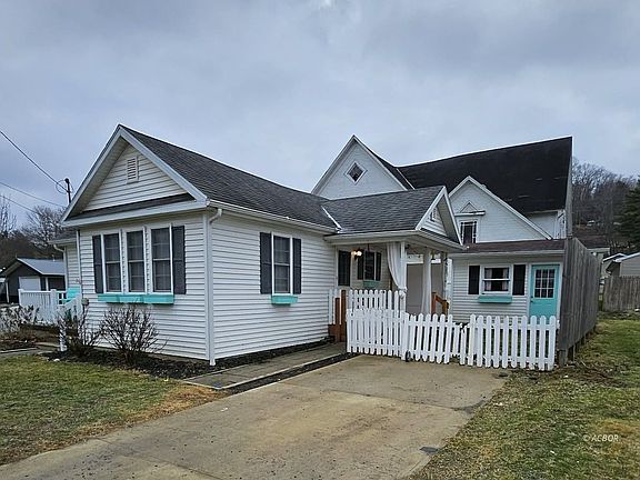3rd image of 45841 Long St