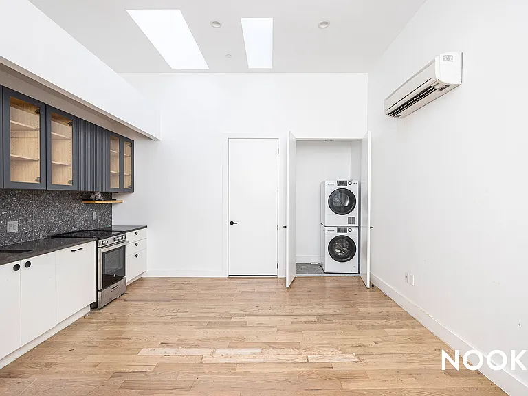 230 N 7th St #110 — Photo 4