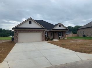 148 Spring Breeze Dr, Tullahoma, TN 37388