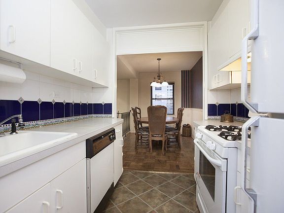 3rd image of 301 E 48th St APT 10G