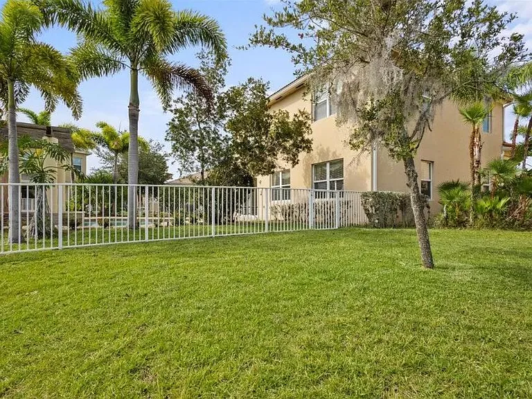 2335 NW Via Della Ct — Photo 60
