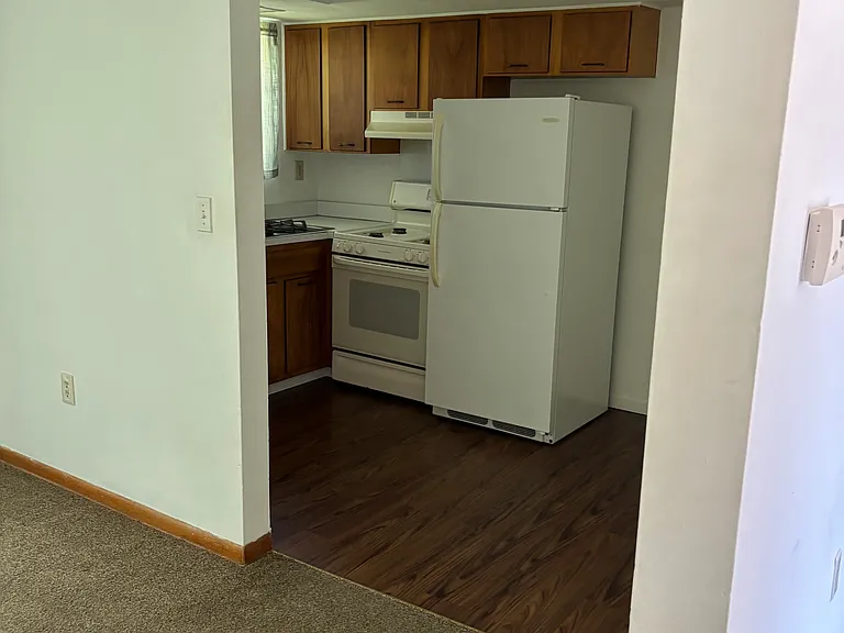 270-282 Malts Ln — Photo 4