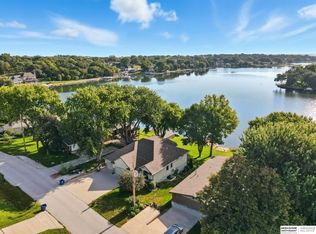 914 Beaver Lake Blvd, Plattsmouth, NE 68048