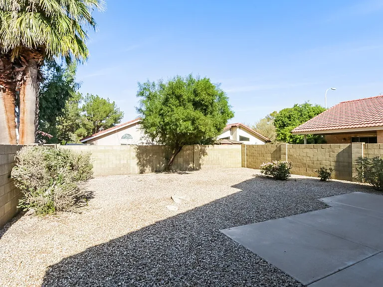 2282 W Park Ave — Photo 16