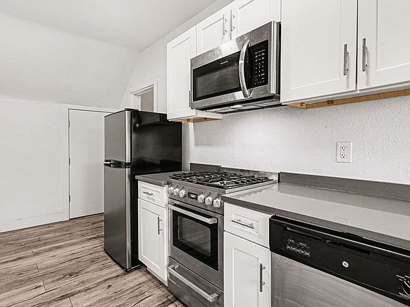 3rd image of 1159 N Corona St #6
