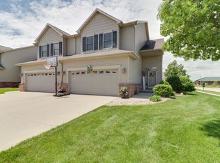 1701 Glenbridge Rd, Bloomington, IL 61704