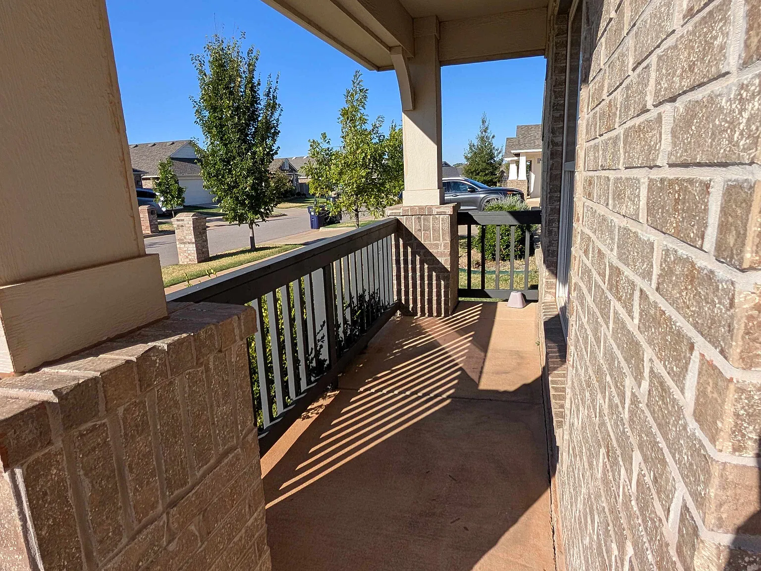 3 bed, 1808 sqft, $2,100 — Photo 2