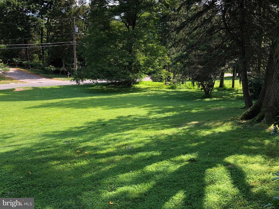 2nd image of 8905 Gallant Green Dr