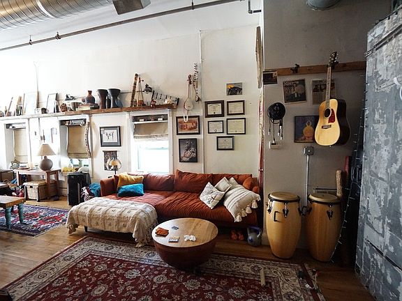 2nd image of 1093 Putman Ave #2E