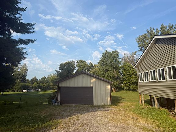 2nd image of 7461 Jackson Pike