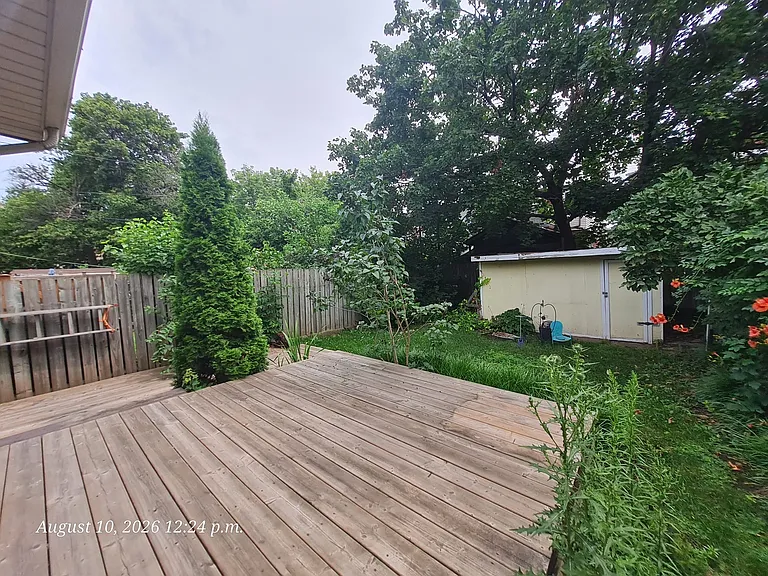Connaught Ave N — Photo 17