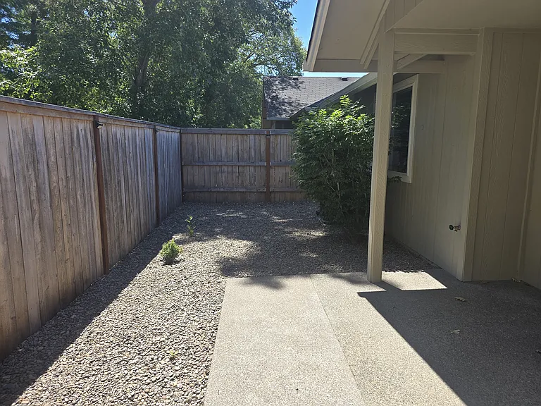 1323 Golden Park Dr #B — Photo 21