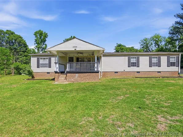 1200 Ringwood Rd, Eastover, NC 28312