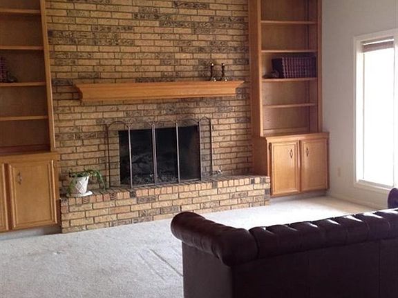 3rd image of 106 N York Ave