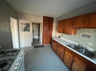 103 W 1st St APT C, Roxana, IL 62084