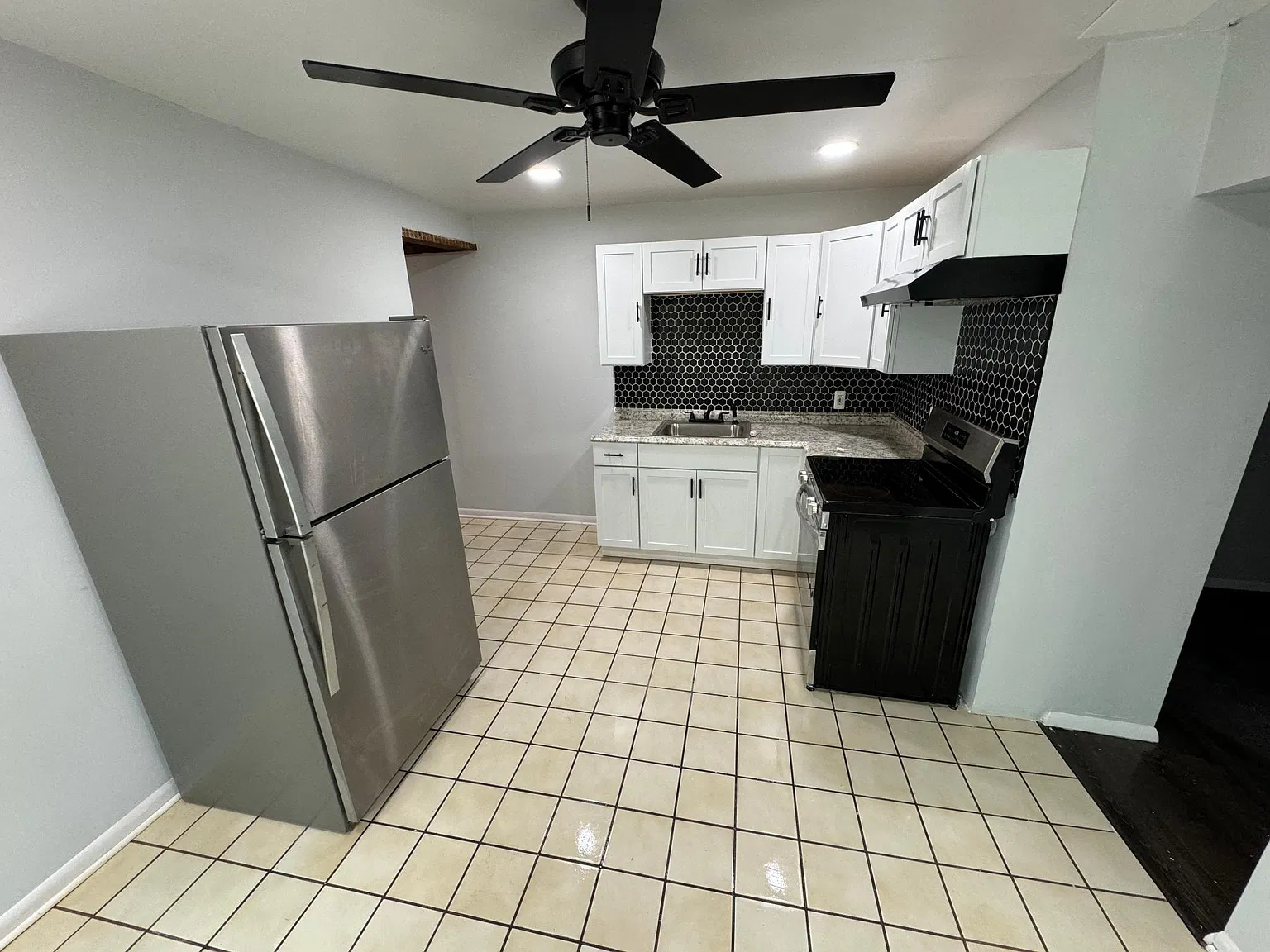 1 bed, $1,200 — Photo 4