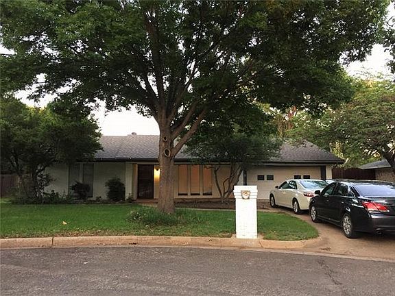 2nd image of 1903 New Castle Ct