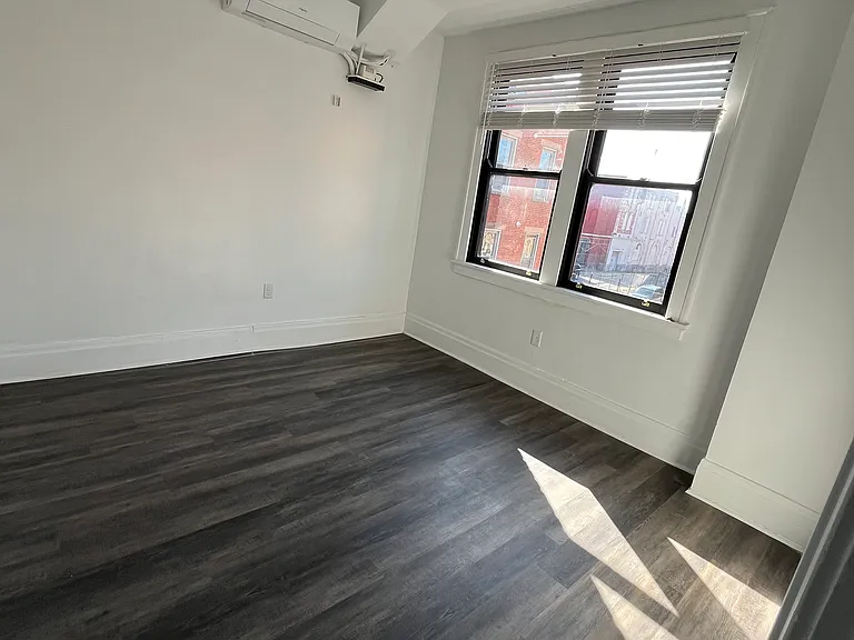 1646 Vine St #2 — Photo 7