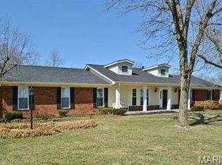 2351 Richborough Rd, Chesterfield, MO 63017