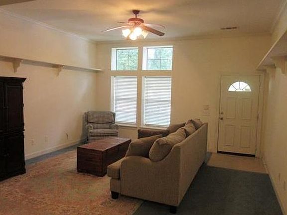 2nd image of 815 Lindbergh Ln