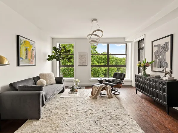 910 Union St APT 4B, Brooklyn, NY 11215
