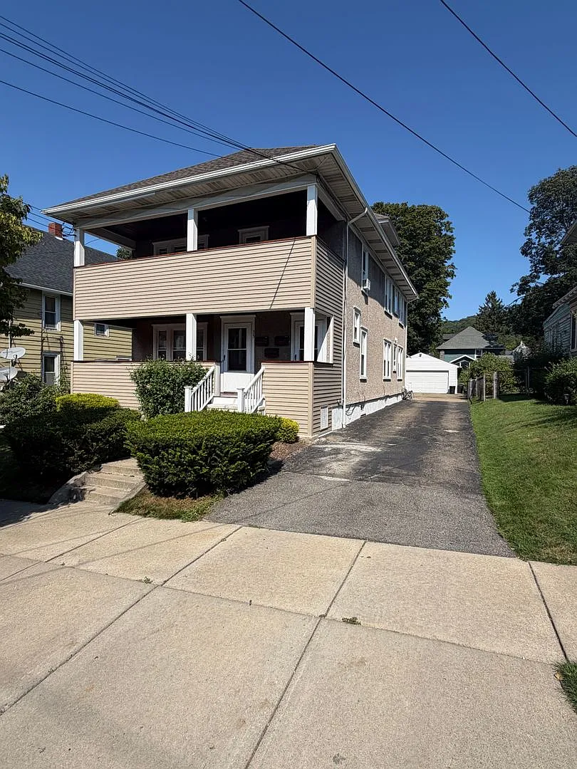 35 Vine Street — Photo 1