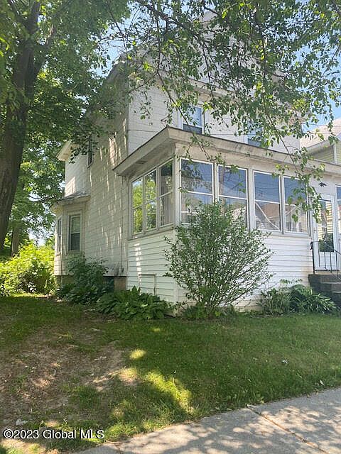 2nd image of 2 Mapleridge Avenue