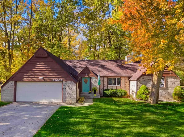 22005 Cass St, Farmington Hills, MI 48335