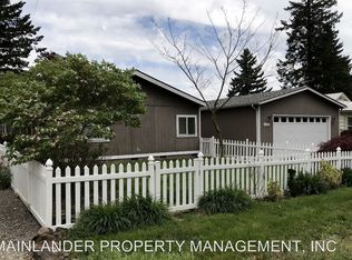 1041 Columbia Ave, Gladstone, OR 97027