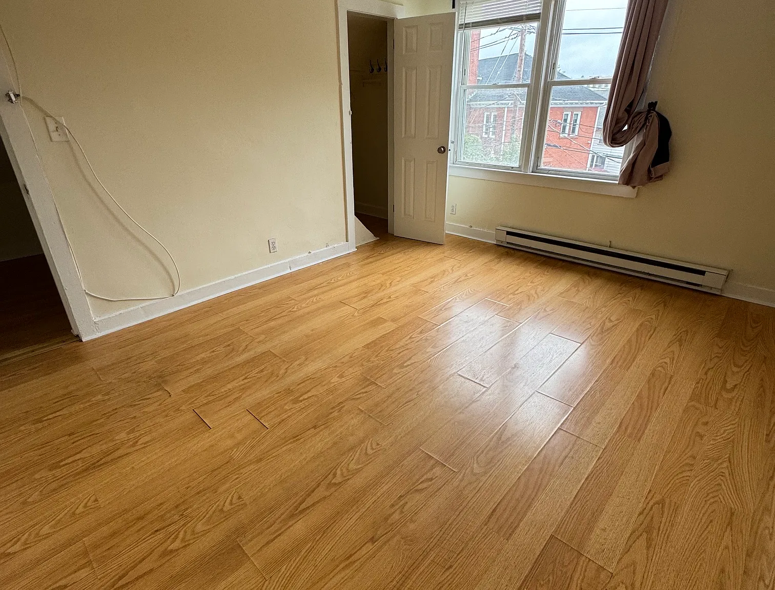 1 bed, 950 sqft, $1,350 — Photo 1