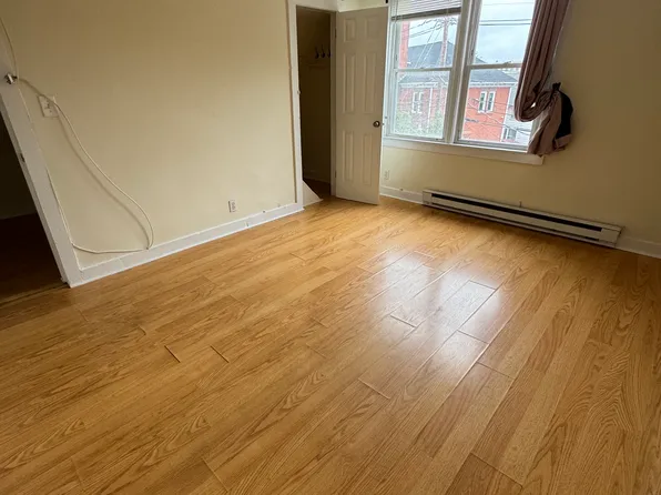 137 Quinnipiac St APT 3, Wallingford, CT 06492