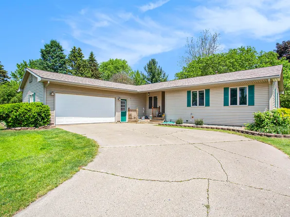 2280 Westover Dr, Ionia, MI 48846