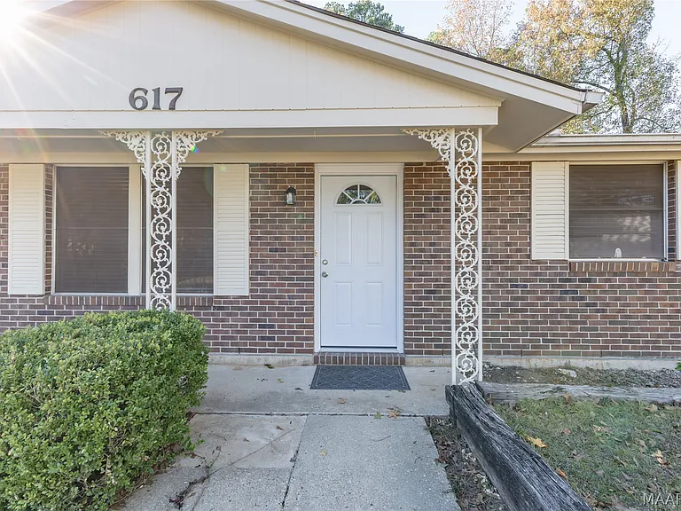 617 Wisteria Rd — Photo 4